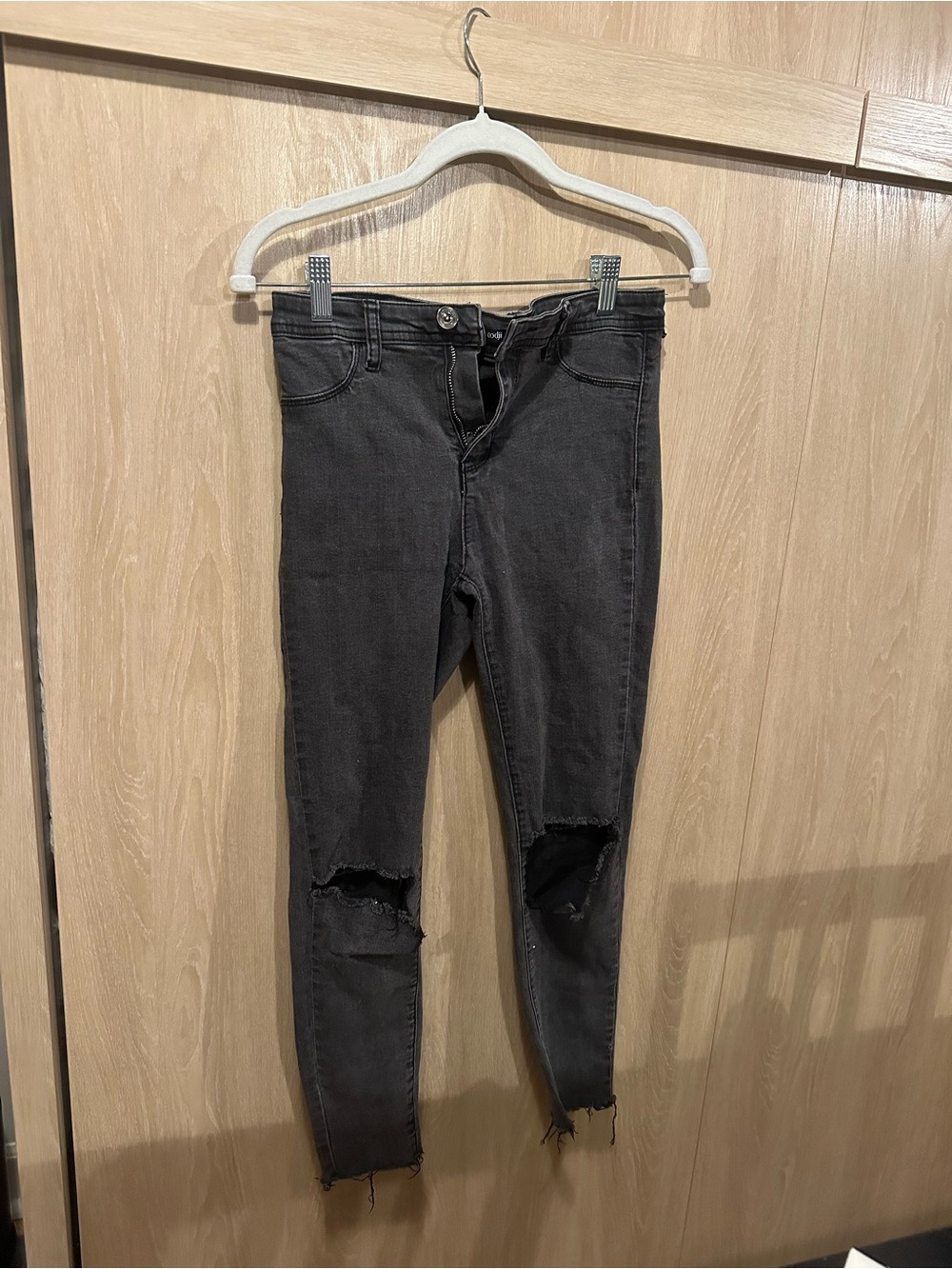DJI Black Skinny High-Rise Jeans with Knee Distress